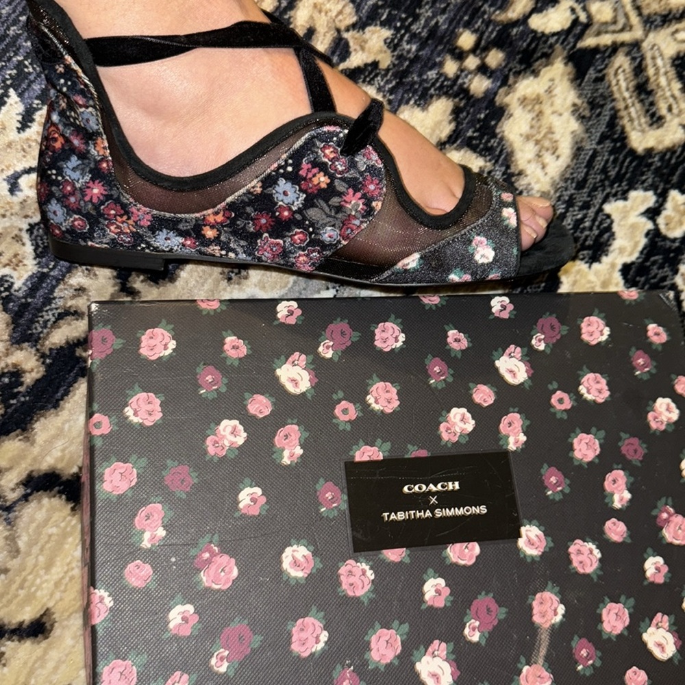 Coach Black Floral Heels with Glossy Finish - Picture 2 of 7